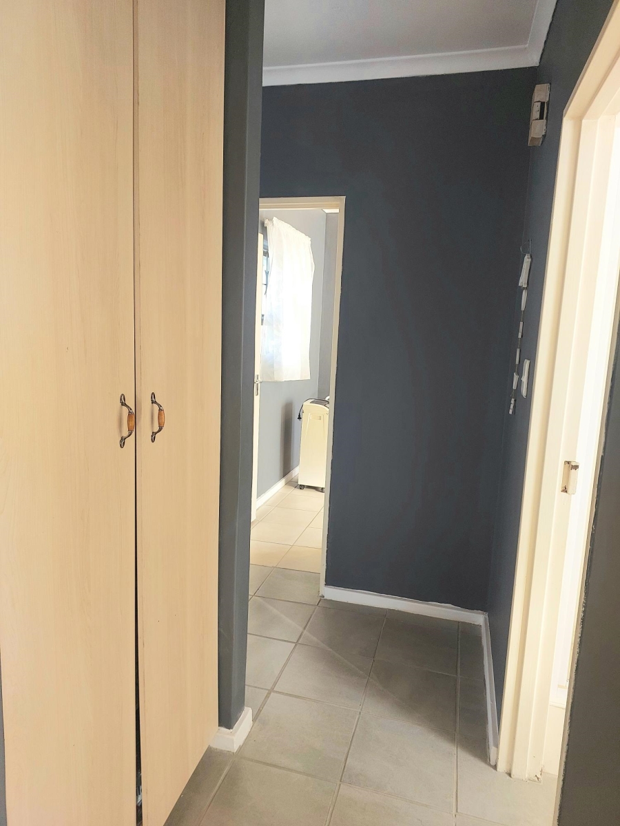 To Let 2 Bedroom Property for Rent in Moorreesburg Western Cape
